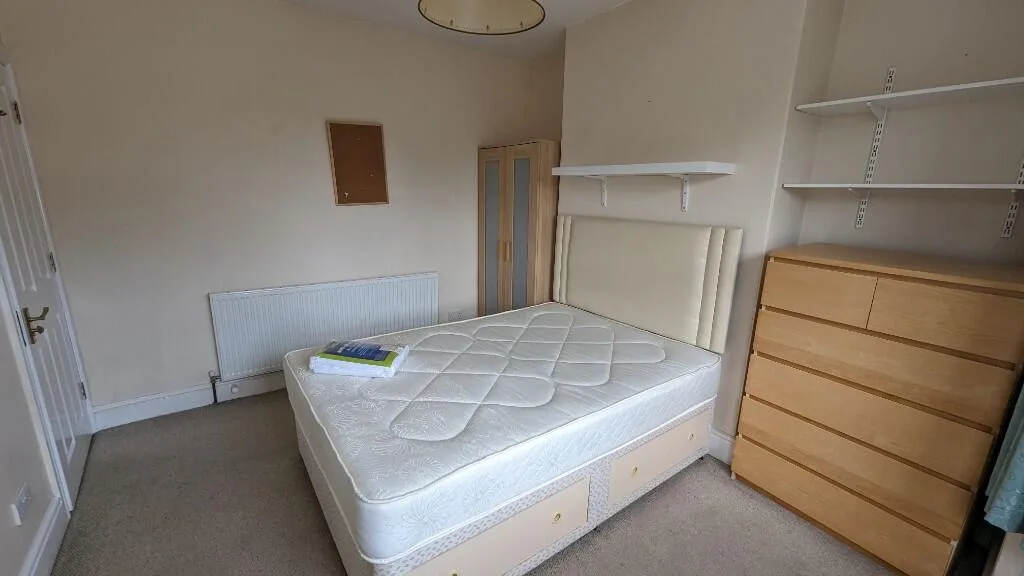 5 bedroom terraced house for rent
