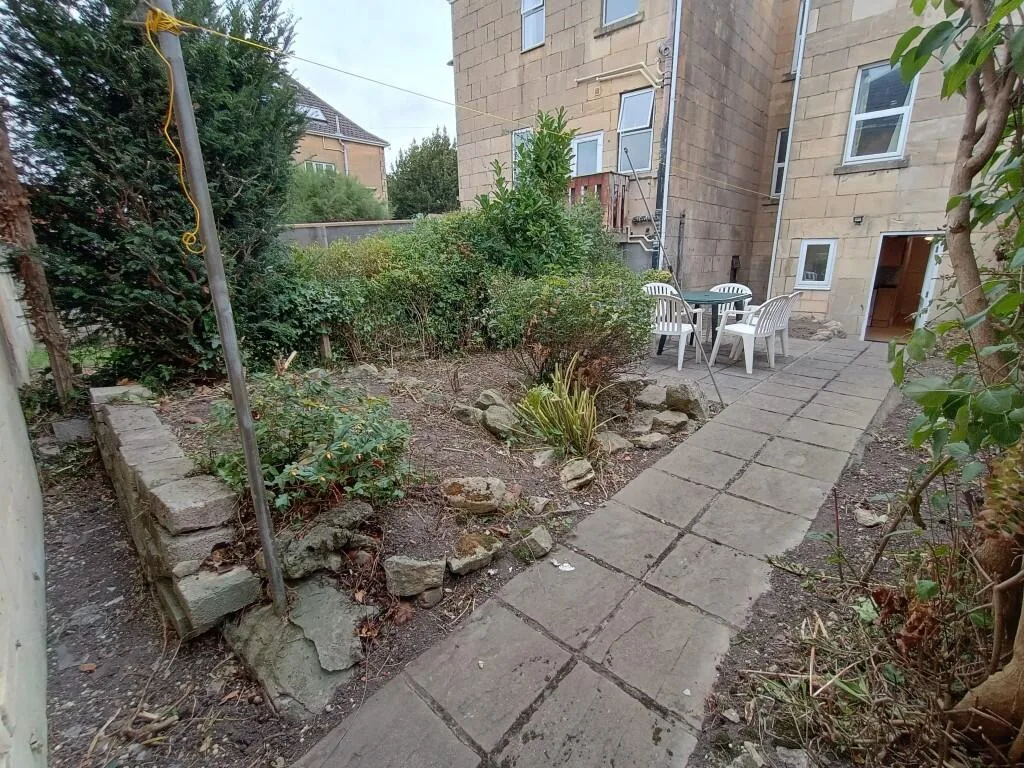 5 bedroom terraced house for rent