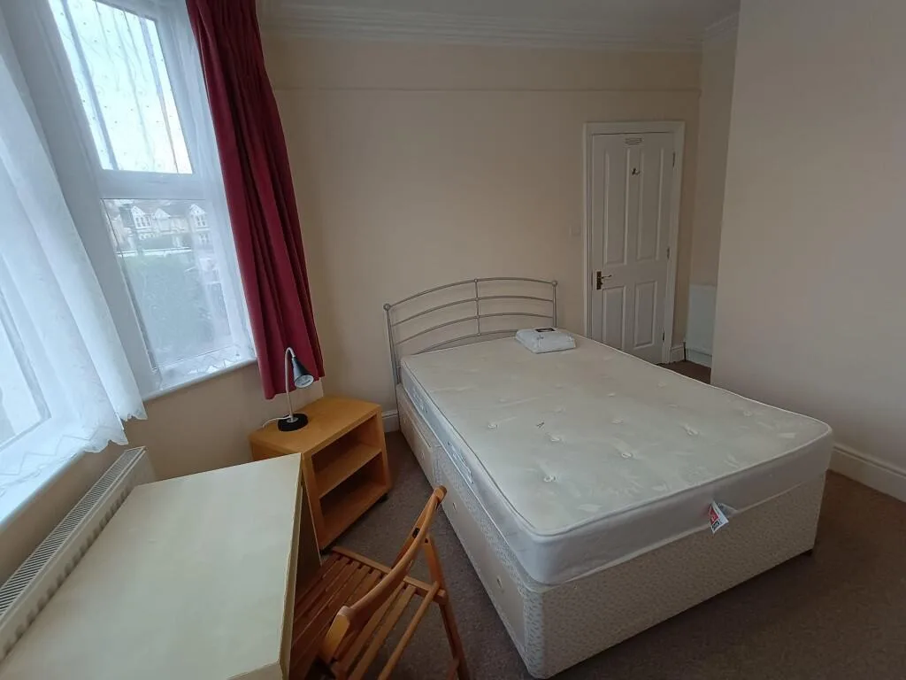 5 bedroom terraced house for rent