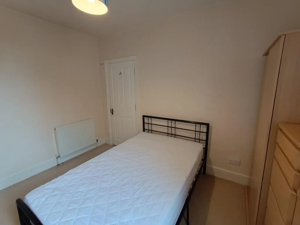 5 bedroom terraced house for rent