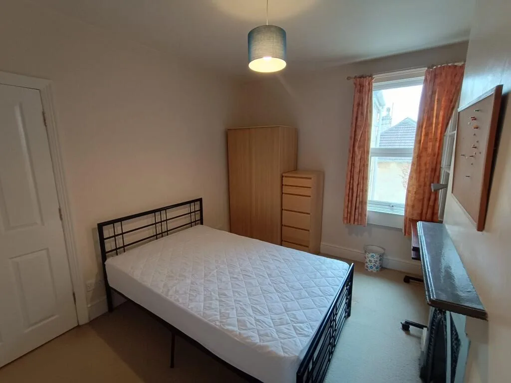5 bedroom terraced house for rent