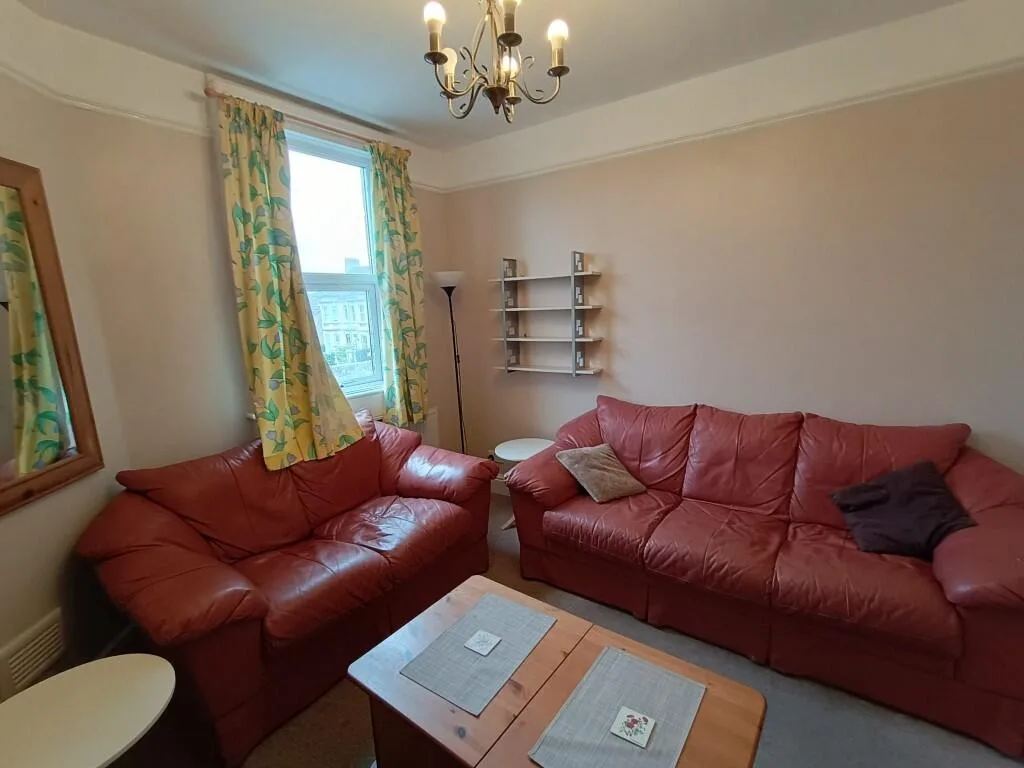 5 bedroom terraced house for rent