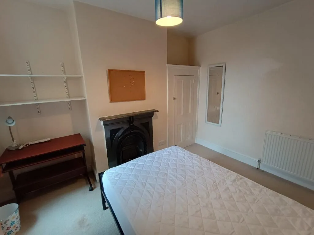 5 bedroom terraced house for rent