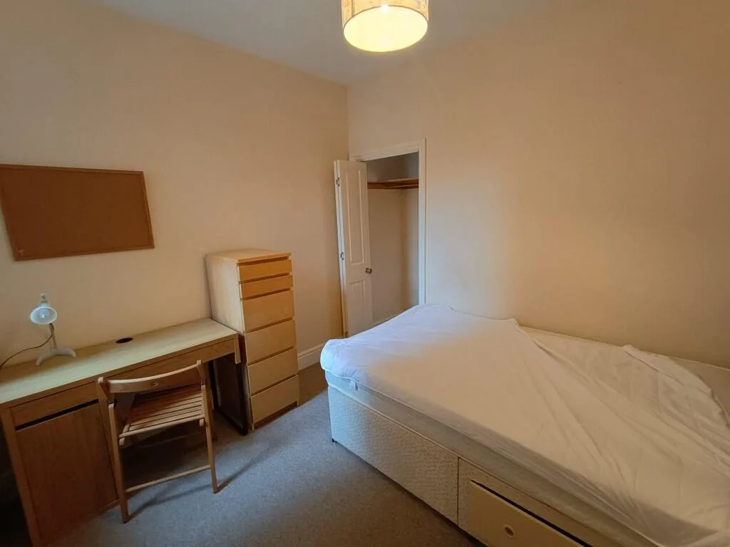 5 bedroom terraced house for rent