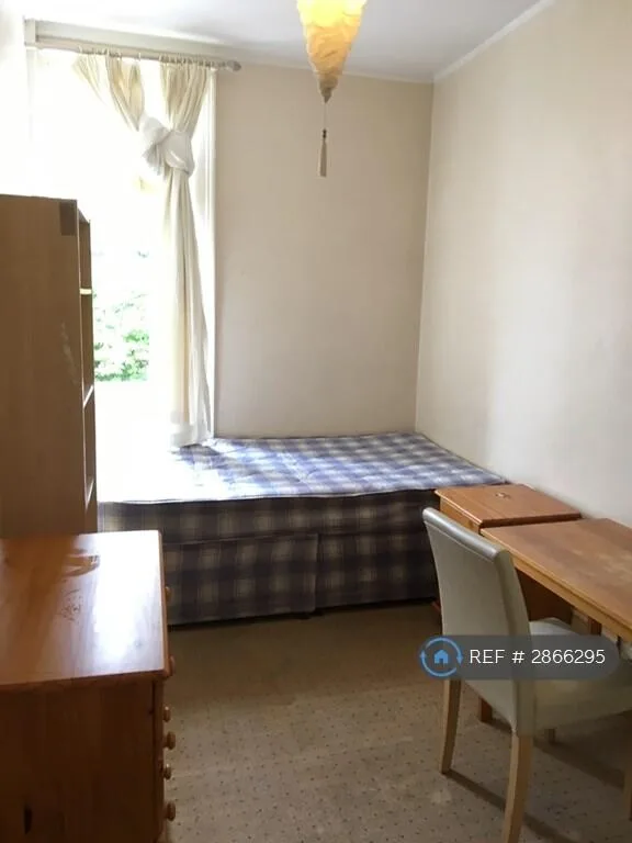 4 bedroom maisonette for rent