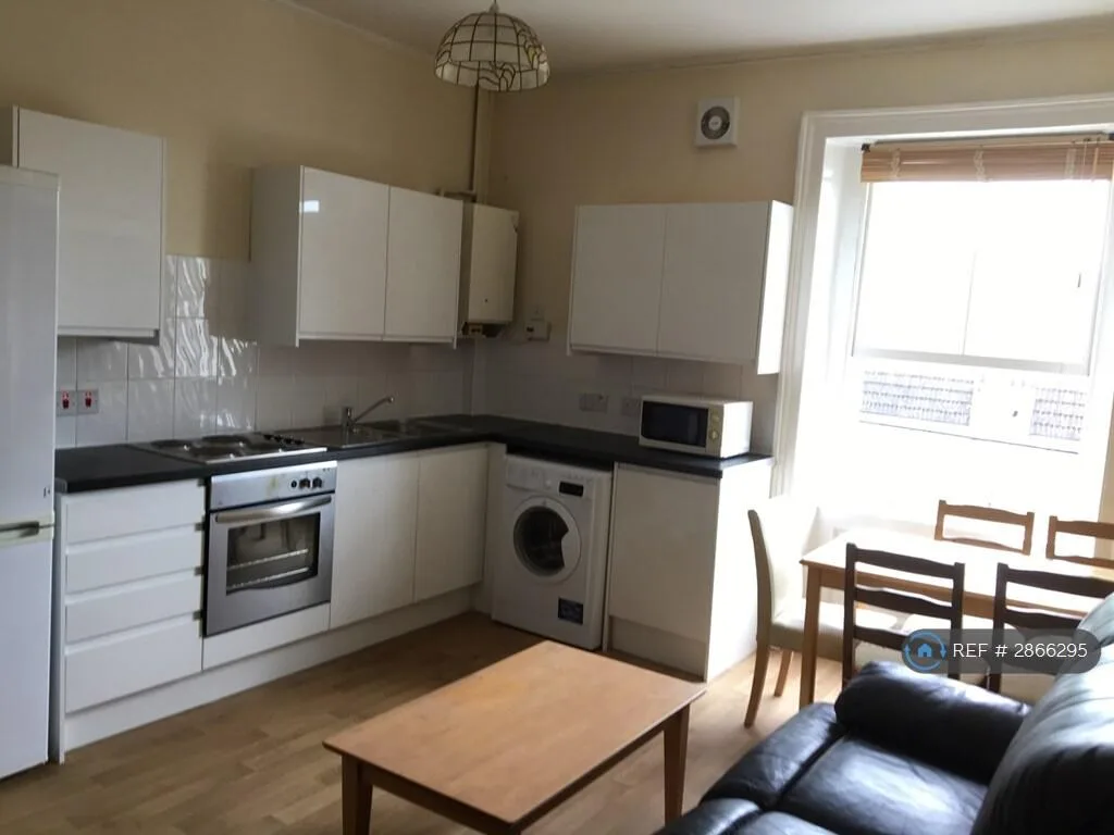 4 bedroom maisonette for rent