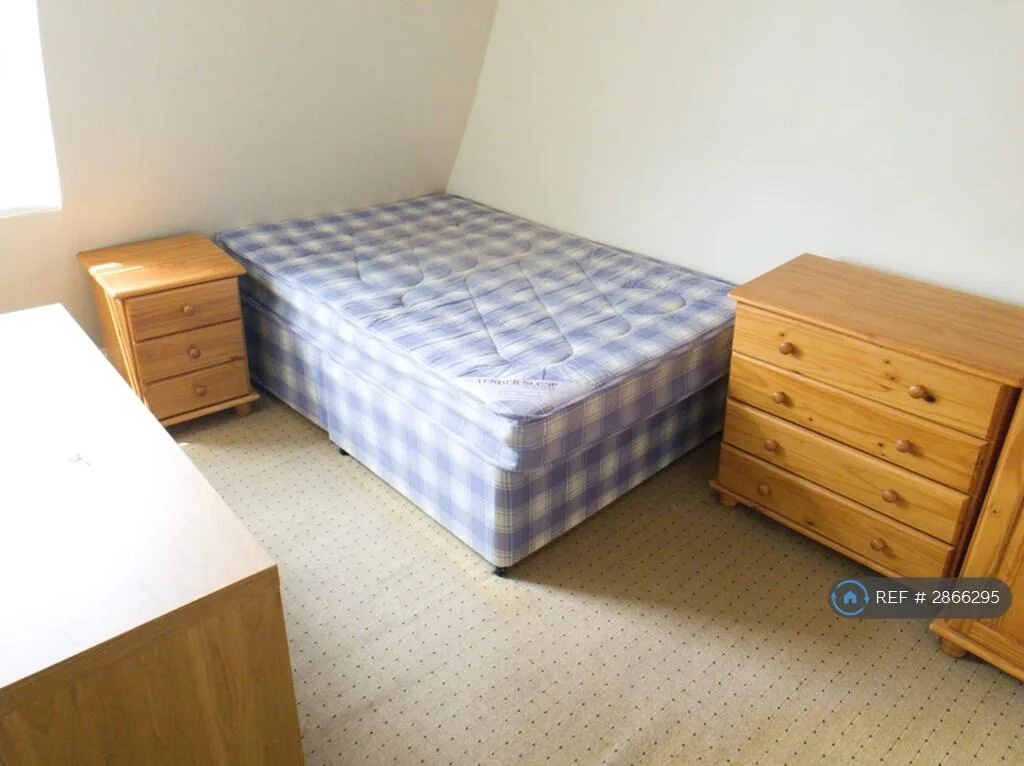 4 bedroom maisonette for rent