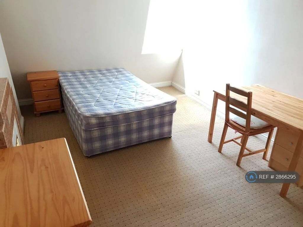 4 bedroom maisonette for rent