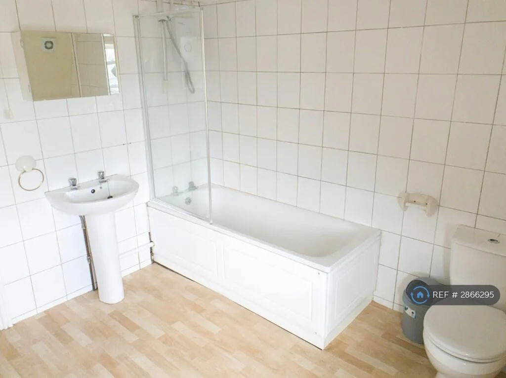 4 bedroom maisonette for rent