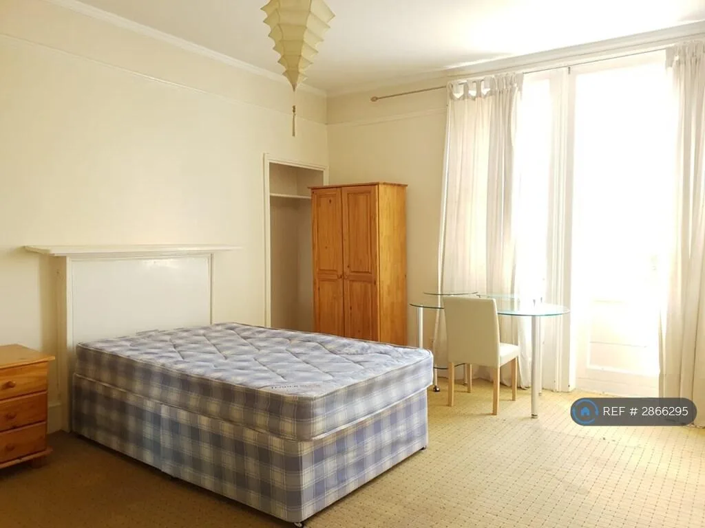 4 bedroom maisonette for rent