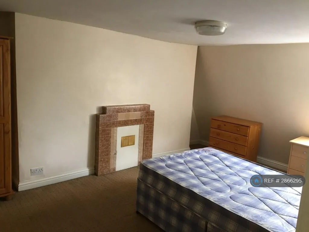 4 bedroom maisonette for rent