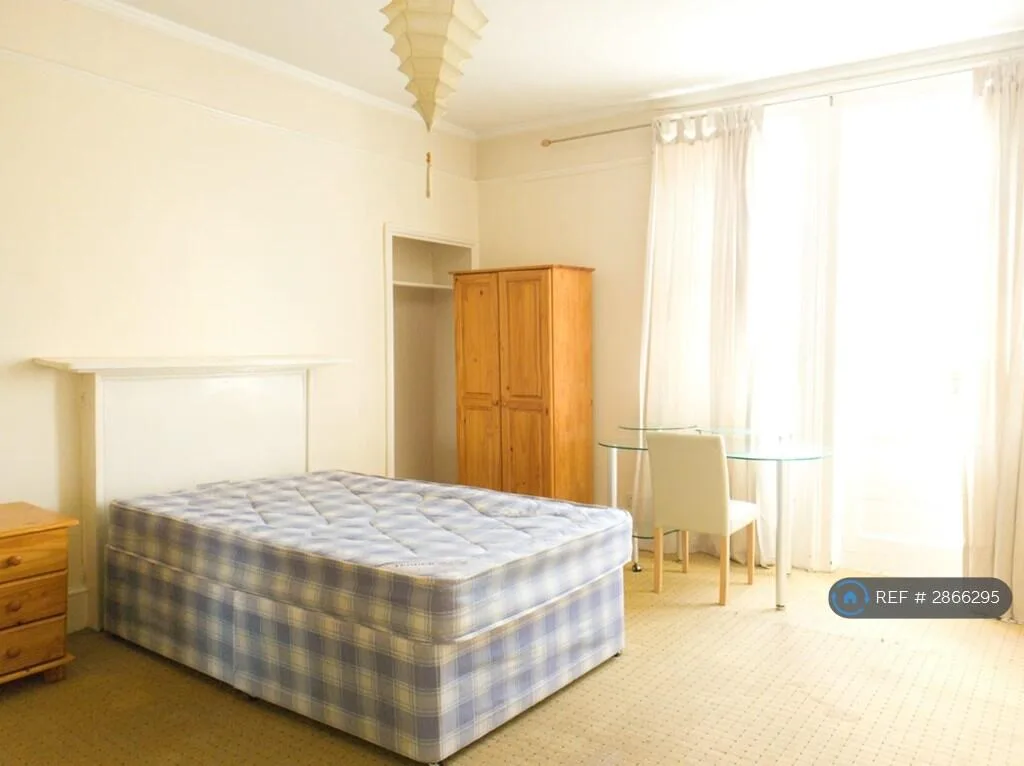 4 bedroom maisonette for rent