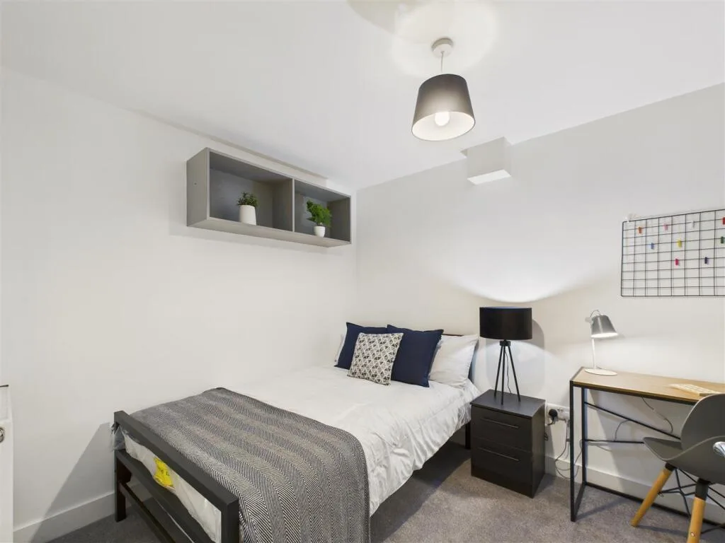 1 bedroom house share for rent