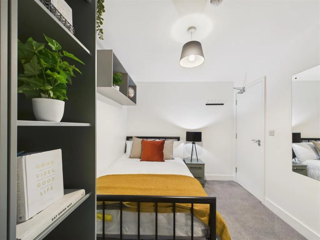 1 bedroom house share for rent