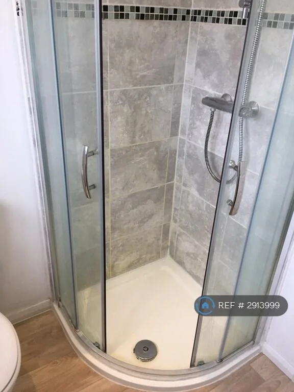 3 bedroom end of terrace house for rent