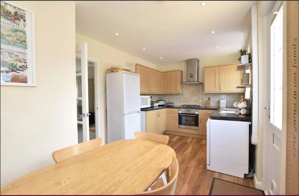 3 bedroom semi-detached house for rent