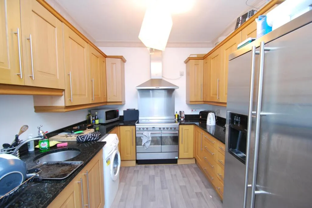 1 bedroom house share for rent