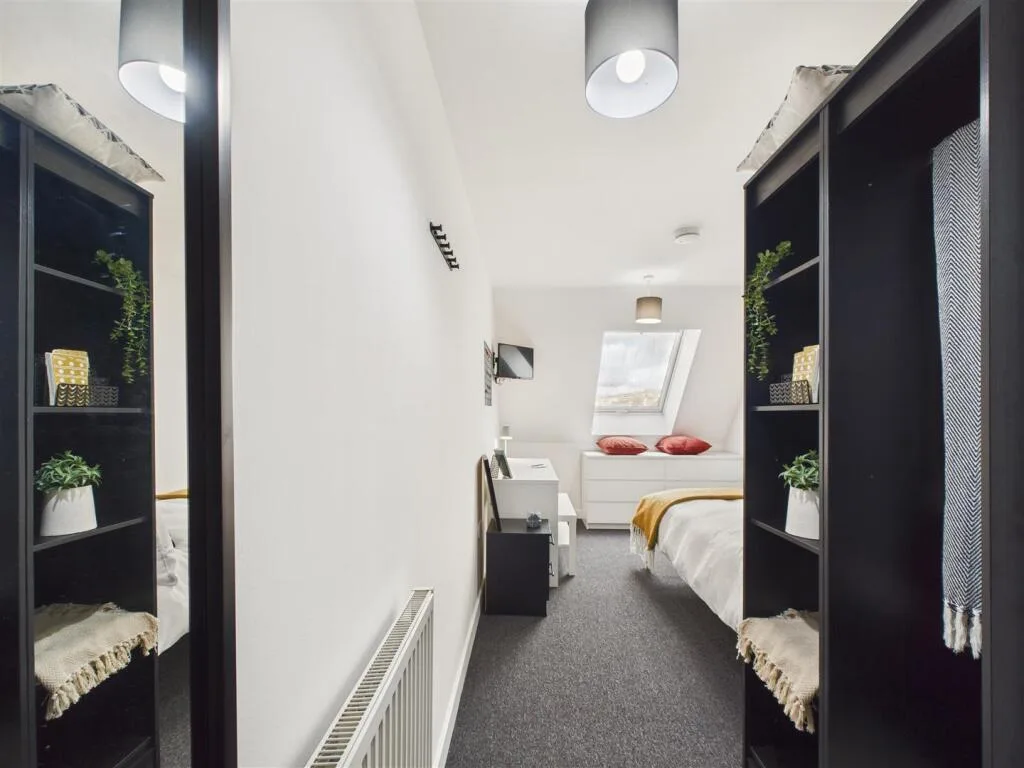 1 bedroom house share for rent