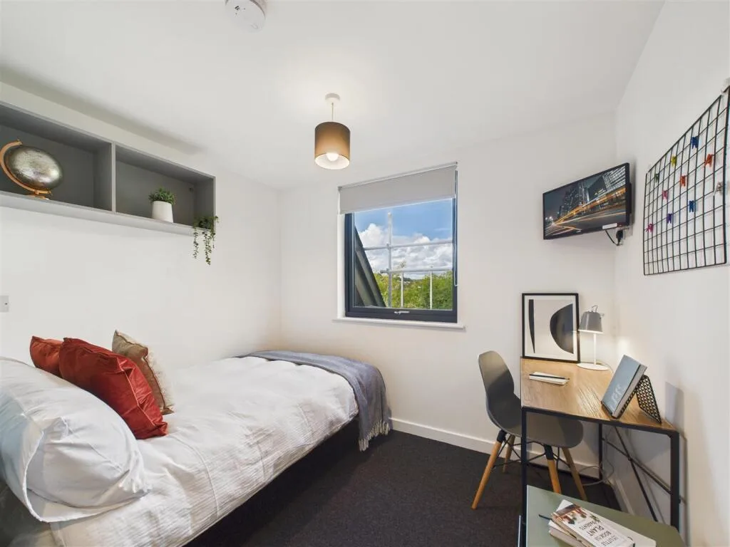 1 bedroom house share for rent