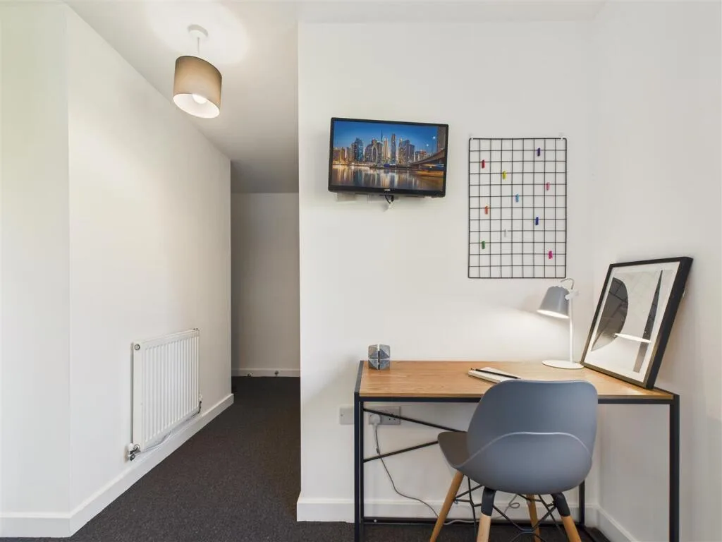 1 bedroom house share for rent