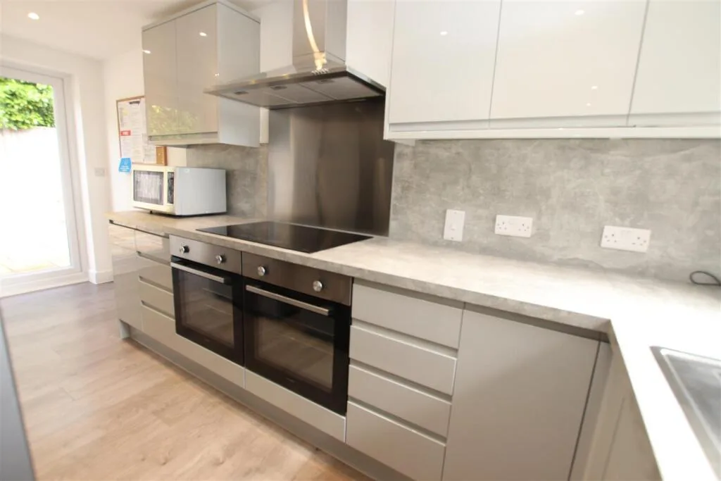 1 bedroom detached house for rent