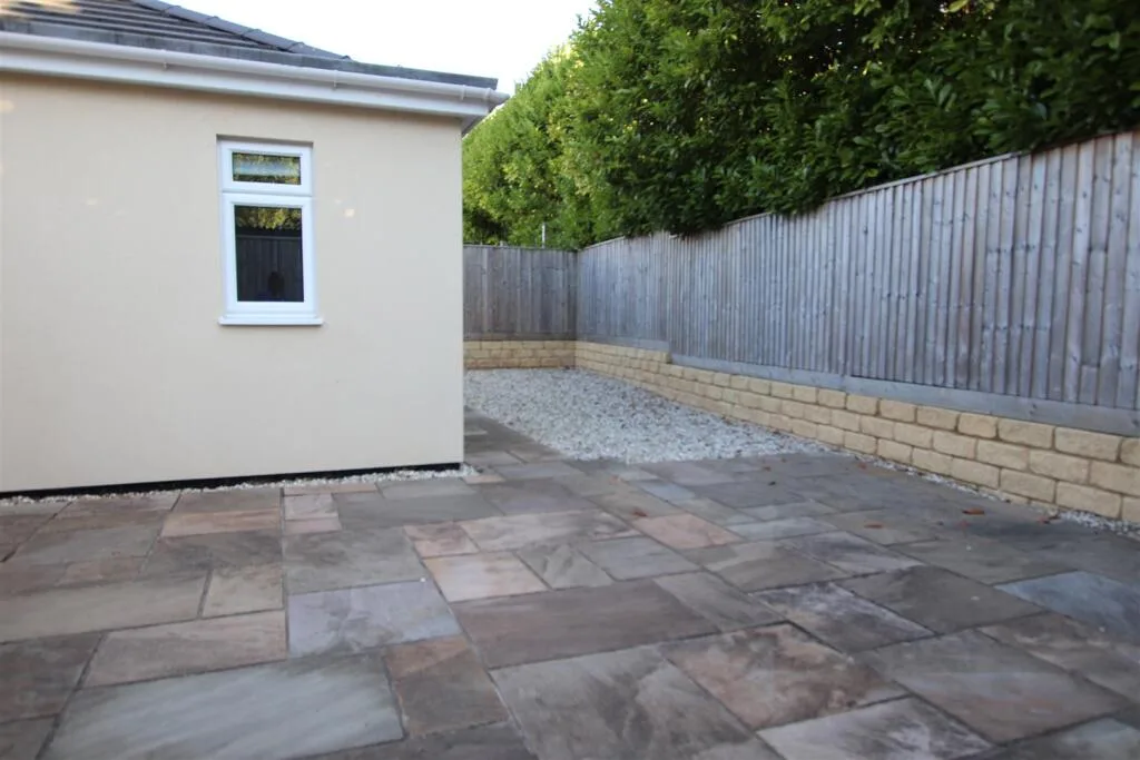 1 bedroom detached house for rent