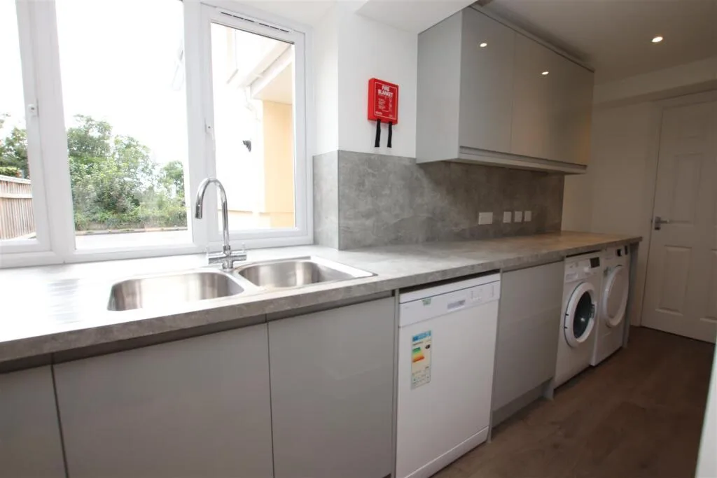 1 bedroom detached house for rent