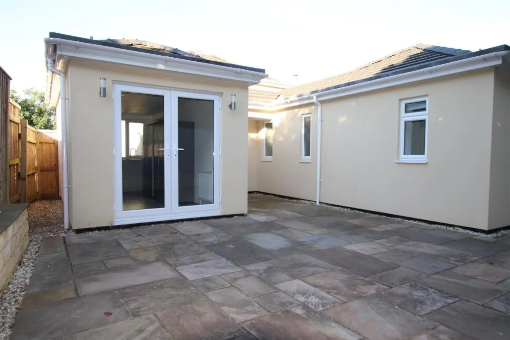 1 bedroom detached house for rent