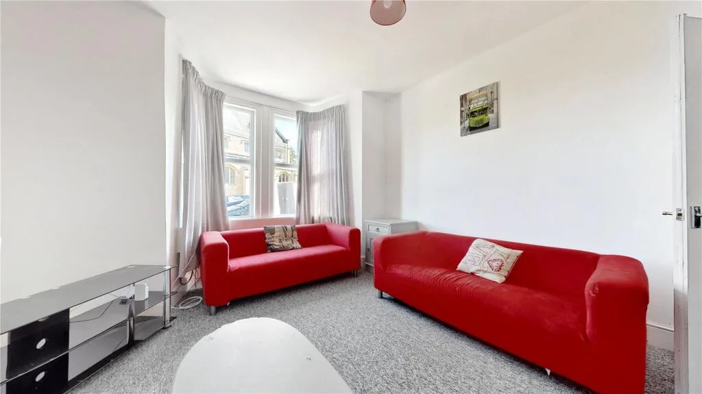 1 bedroom end of terrace house for rent