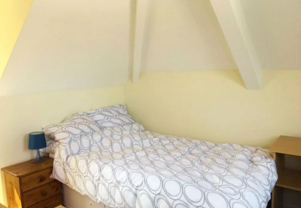 5 bedroom end of terrace house for rent