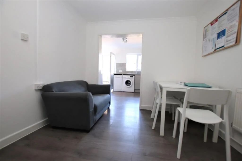 1 bedroom end of terrace house for rent