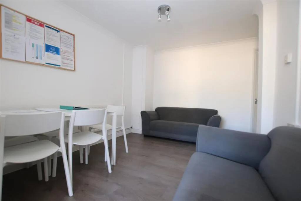 1 bedroom end of terrace house for rent