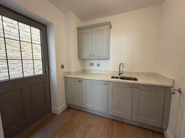 5 bedroom house for rent