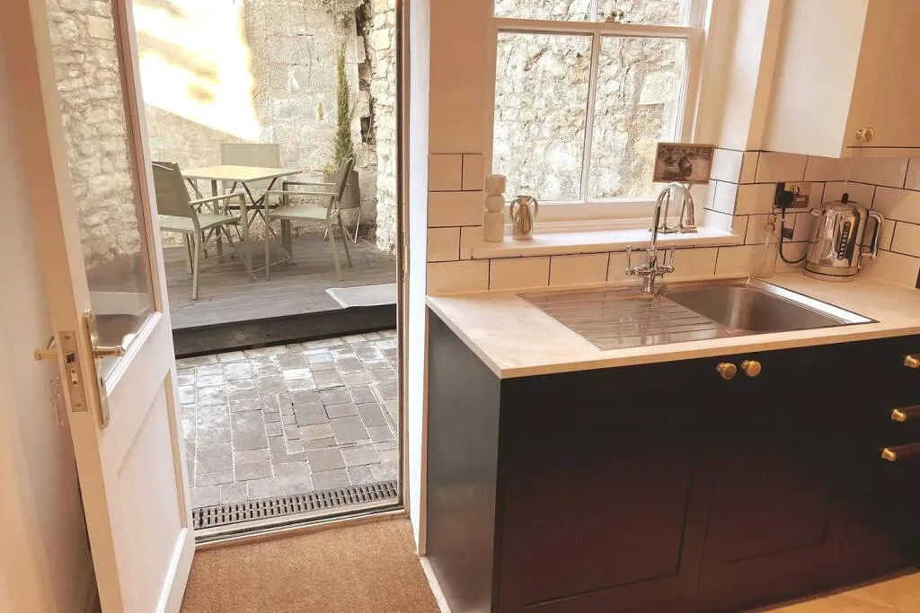 2 bedroom semi-detached house for rent