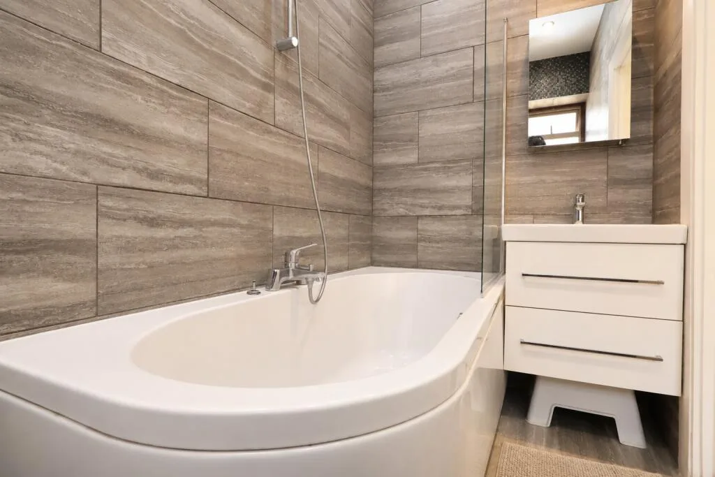 4 bedroom semi-detached house for rent