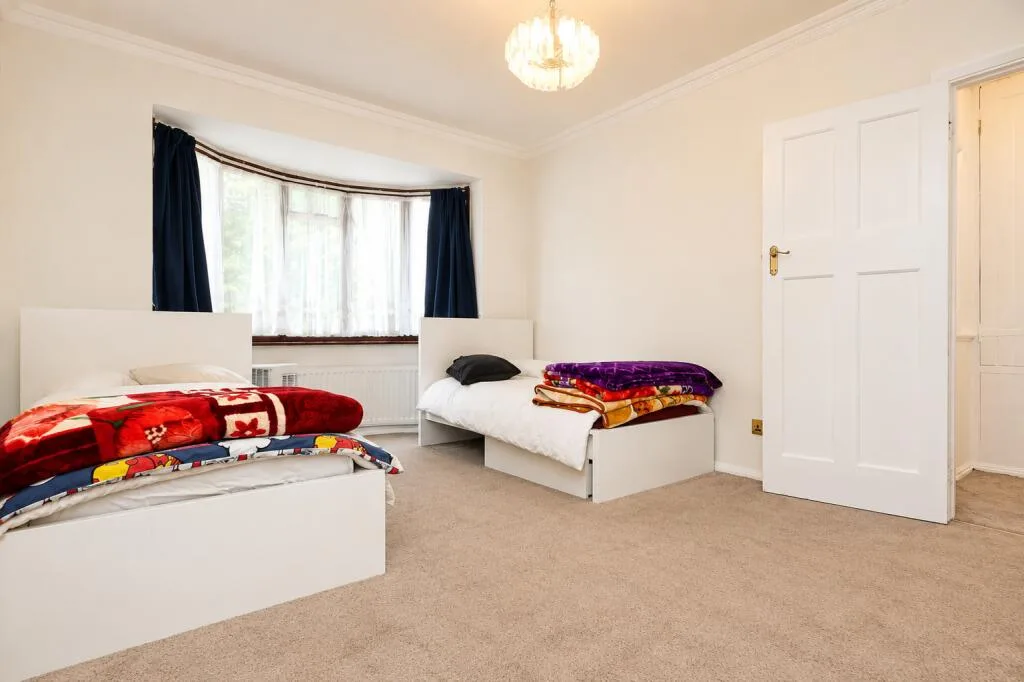 4 bedroom semi-detached house for rent