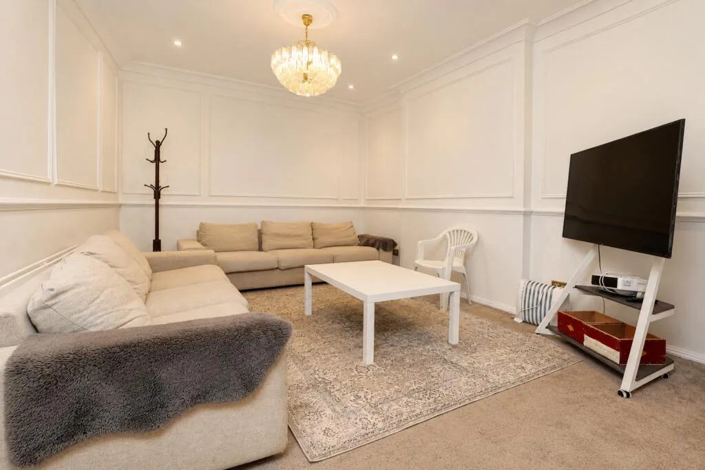 4 bedroom semi-detached house for rent