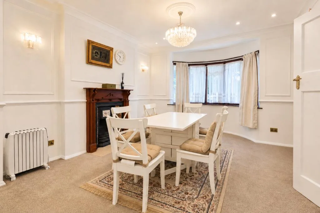 4 bedroom semi-detached house for rent
