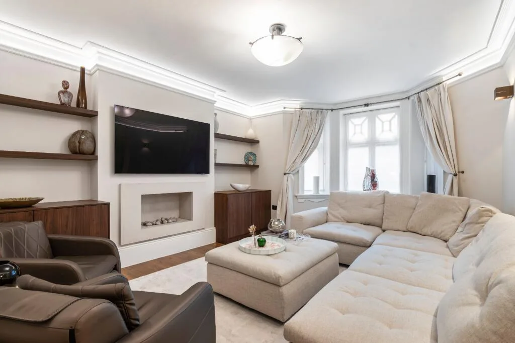 4 bedroom flat for rent
