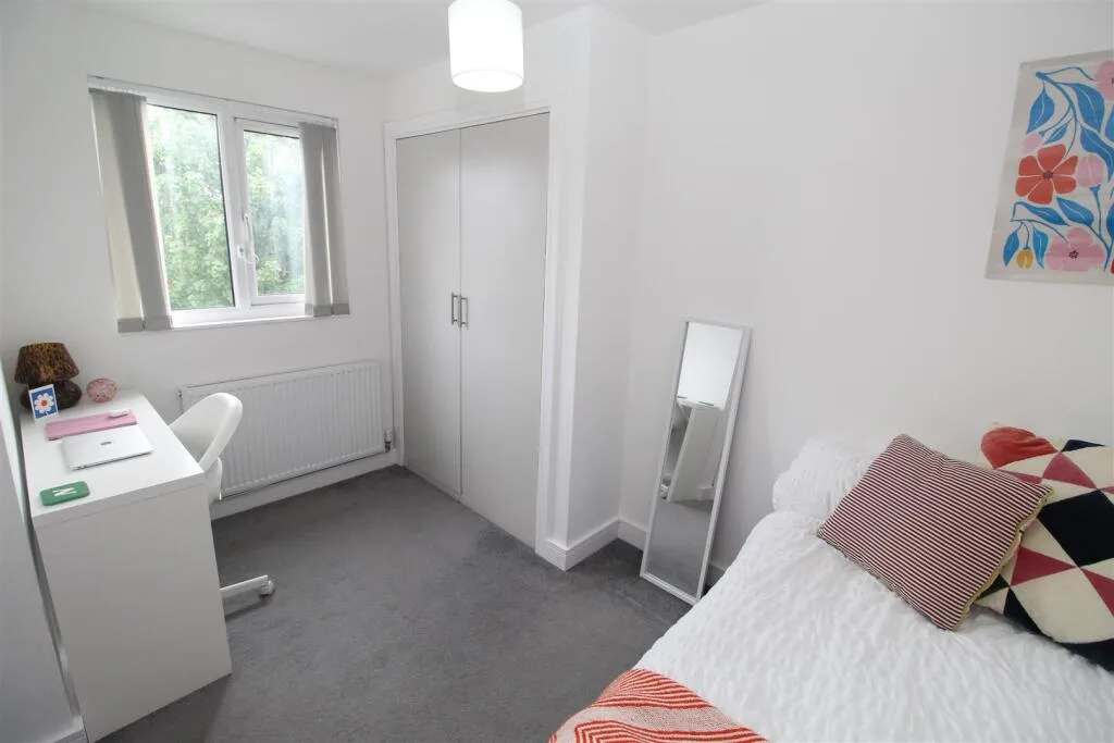 4 bedroom flat for rent