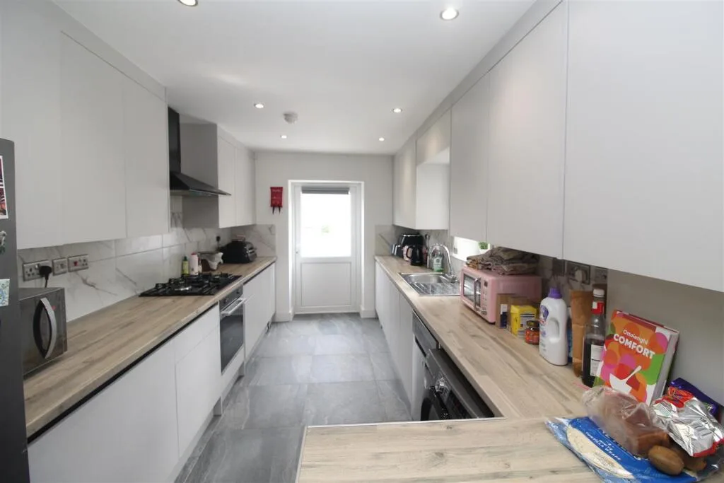 4 bedroom flat for rent