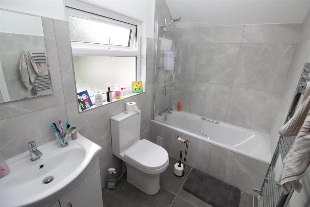 4 bedroom flat for rent
