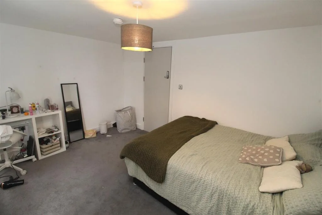 4 bedroom flat for rent