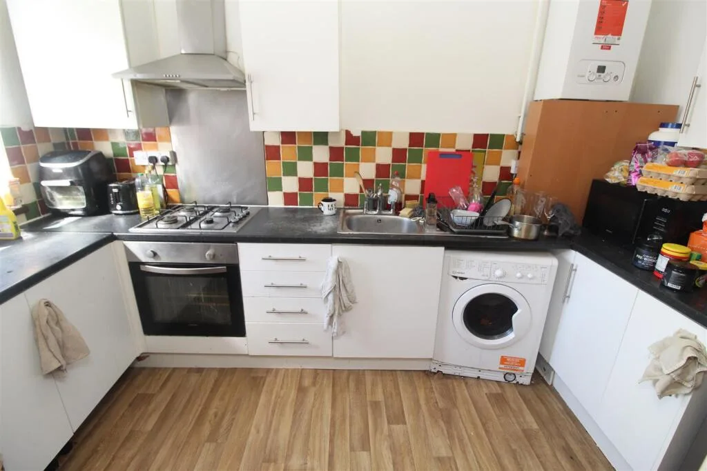 4 bedroom flat for rent