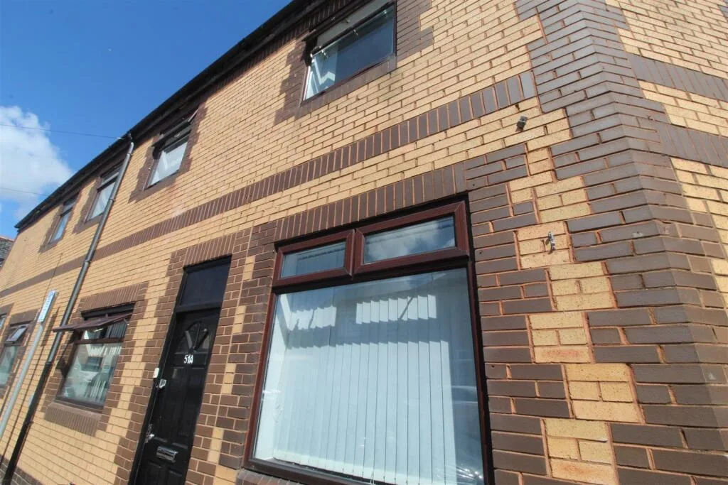 4 bedroom flat for rent