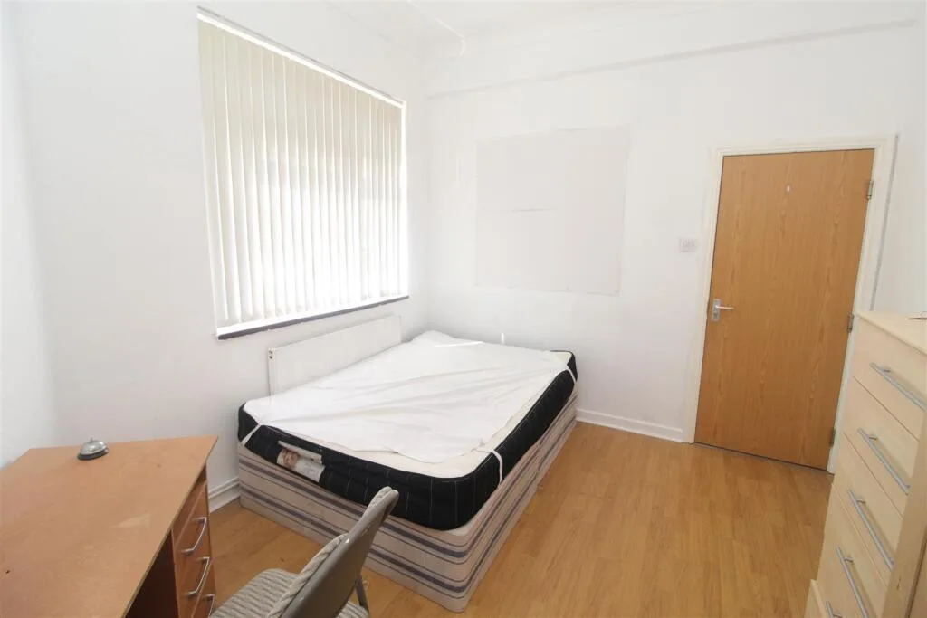 4 bedroom flat for rent