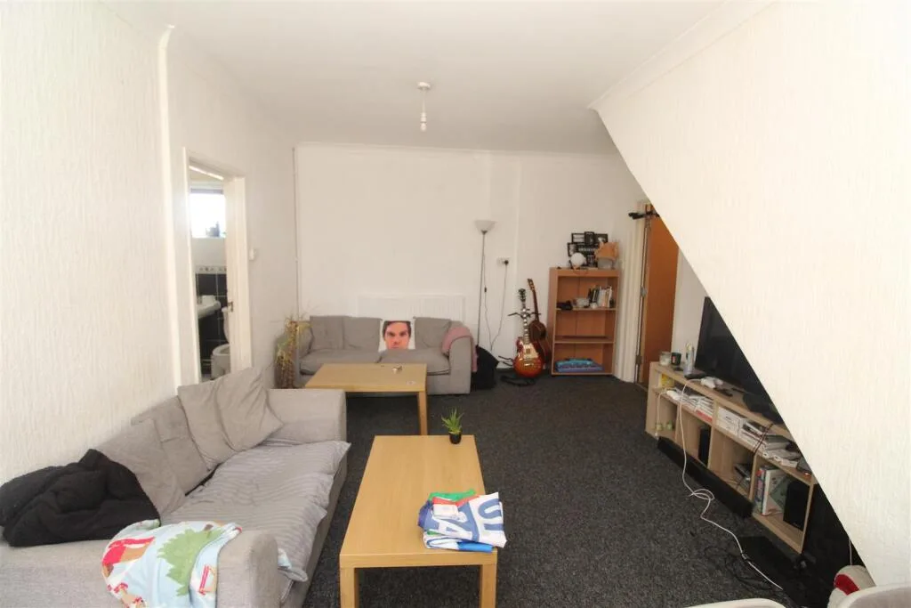 4 bedroom flat for rent