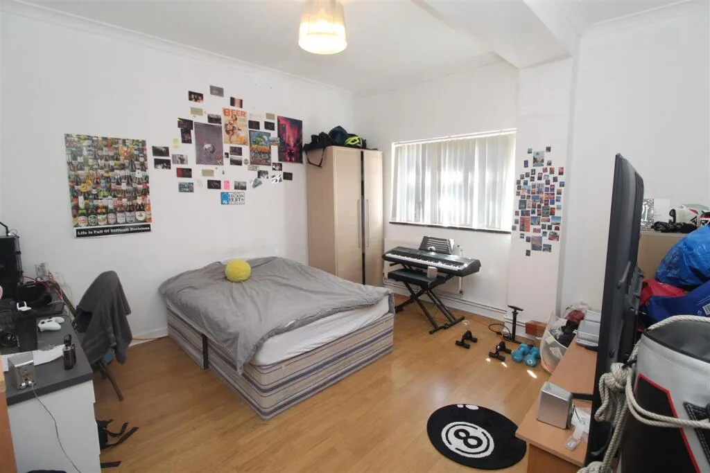 4 bedroom flat for rent