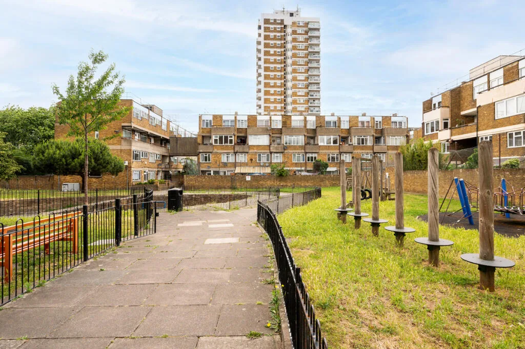 5 bedroom flat for rent