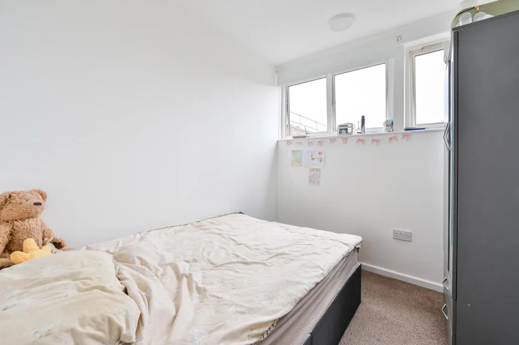 5 bedroom flat for rent